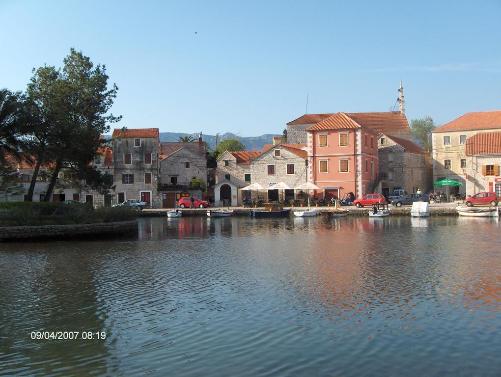 Guest House Lucijo Vrboska Exterior photo